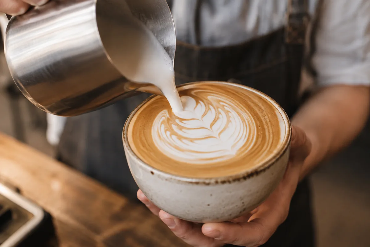 Cappuccino Nasıl Yapılır? Barista Seviyesinde Evde Mükemmel Cappuccino Rehberi